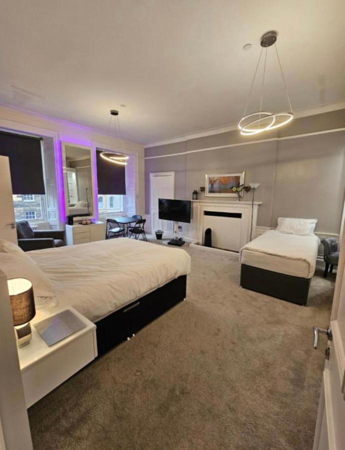 Luxury Family Room With Private Bathroom In The Heart Of 爱丁堡 外观 照片